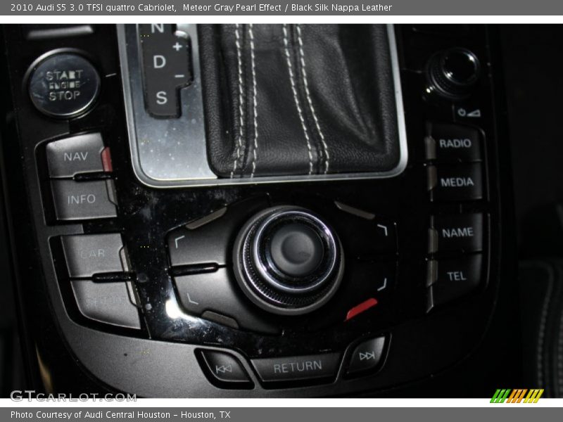 Meteor Gray Pearl Effect / Black Silk Nappa Leather 2010 Audi S5 3.0 TFSI quattro Cabriolet