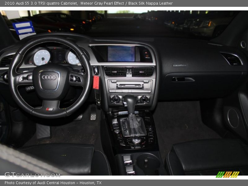 Meteor Gray Pearl Effect / Black Silk Nappa Leather 2010 Audi S5 3.0 TFSI quattro Cabriolet