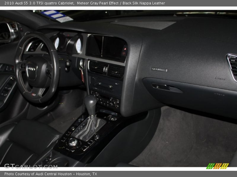 Meteor Gray Pearl Effect / Black Silk Nappa Leather 2010 Audi S5 3.0 TFSI quattro Cabriolet