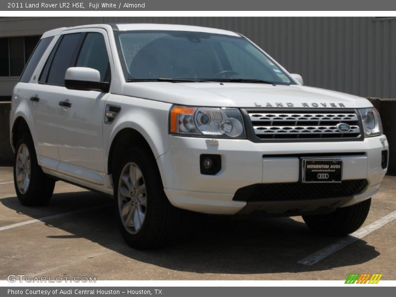 Fuji White / Almond 2011 Land Rover LR2 HSE