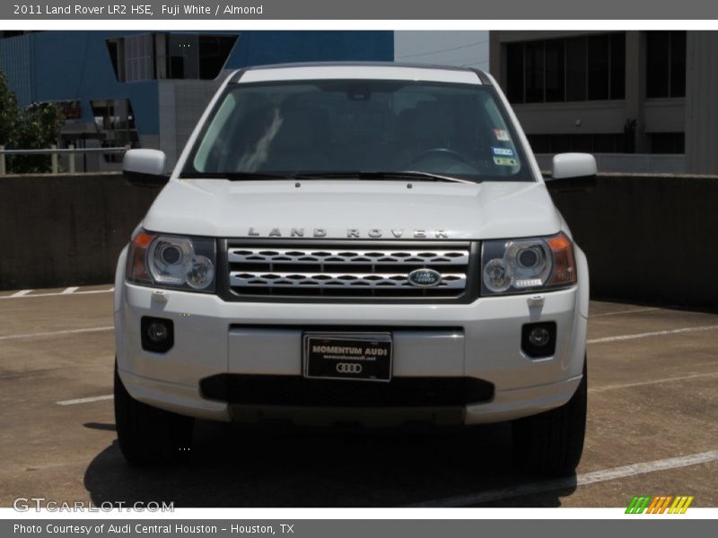 Fuji White / Almond 2011 Land Rover LR2 HSE