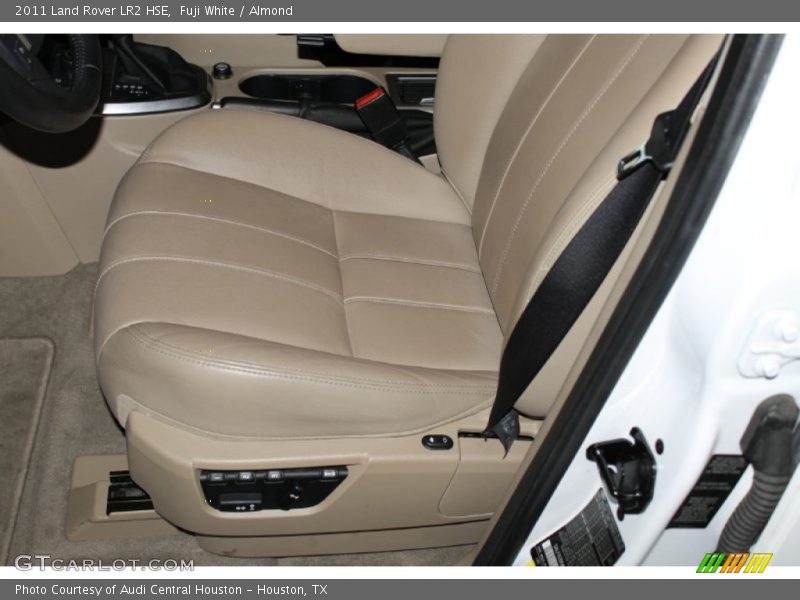 Fuji White / Almond 2011 Land Rover LR2 HSE