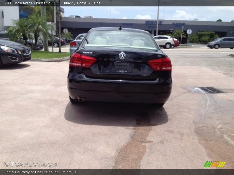 Black / Cornsilk Beige 2013 Volkswagen Passat 2.5L SE