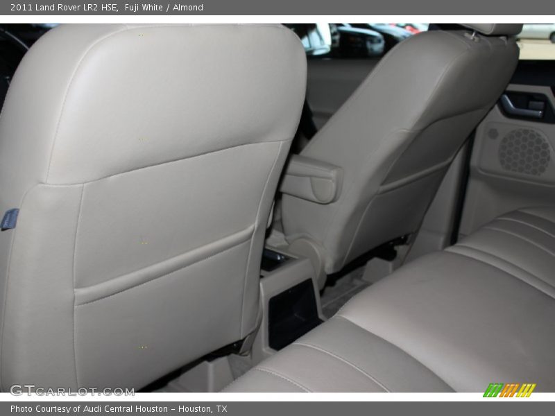 Fuji White / Almond 2011 Land Rover LR2 HSE