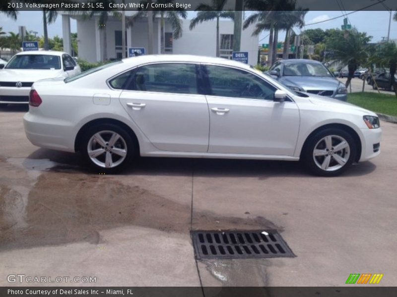 Candy White / Cornsilk Beige 2013 Volkswagen Passat 2.5L SE