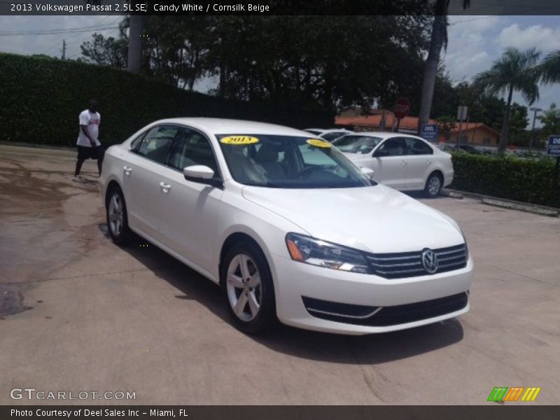 Candy White / Cornsilk Beige 2013 Volkswagen Passat 2.5L SE