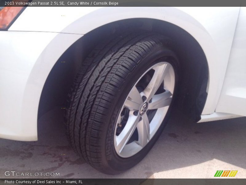 Candy White / Cornsilk Beige 2013 Volkswagen Passat 2.5L SE