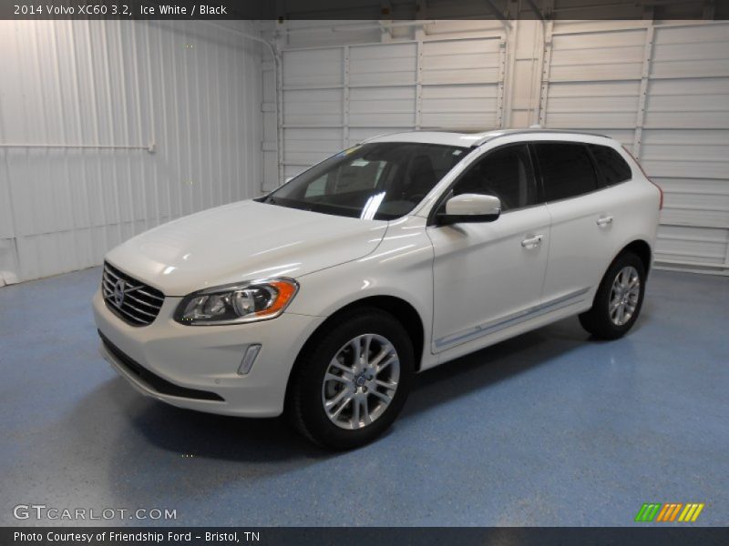 Ice White / Black 2014 Volvo XC60 3.2