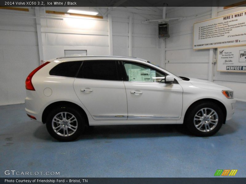 Ice White / Black 2014 Volvo XC60 3.2