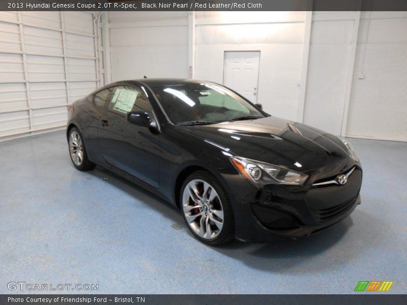 Front 3/4 View of 2013 Genesis Coupe 2.0T R-Spec