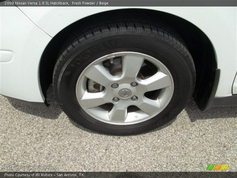 Fresh Powder / Beige 2009 Nissan Versa 1.8 SL Hatchback