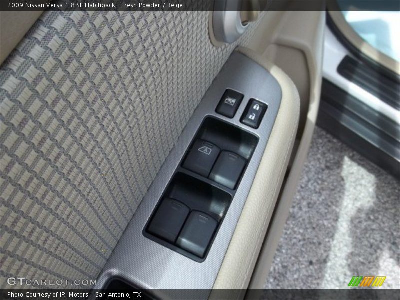 Fresh Powder / Beige 2009 Nissan Versa 1.8 SL Hatchback