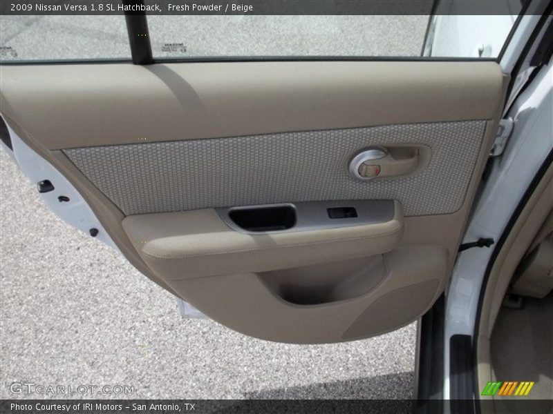 Fresh Powder / Beige 2009 Nissan Versa 1.8 SL Hatchback