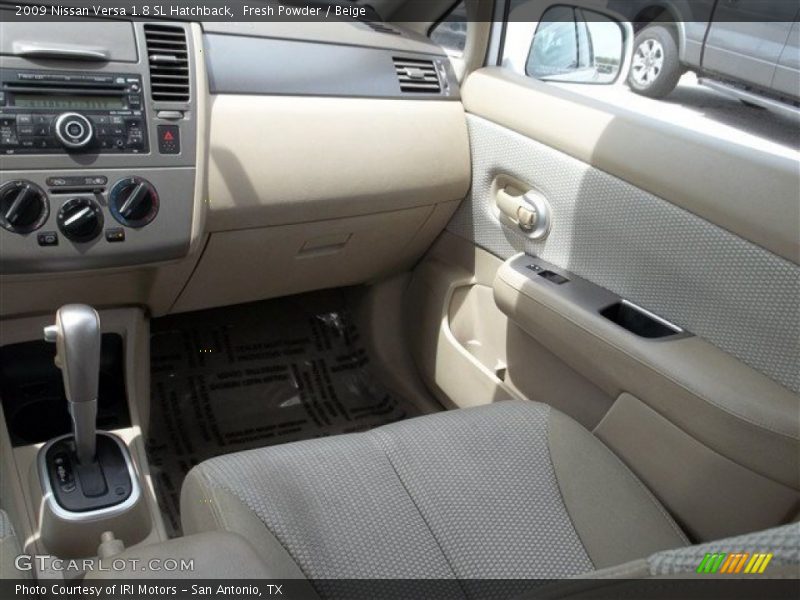 Fresh Powder / Beige 2009 Nissan Versa 1.8 SL Hatchback
