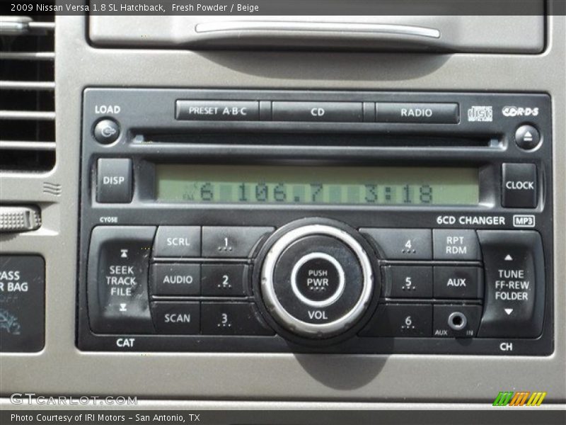 Fresh Powder / Beige 2009 Nissan Versa 1.8 SL Hatchback