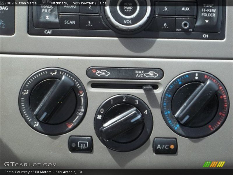 Fresh Powder / Beige 2009 Nissan Versa 1.8 SL Hatchback