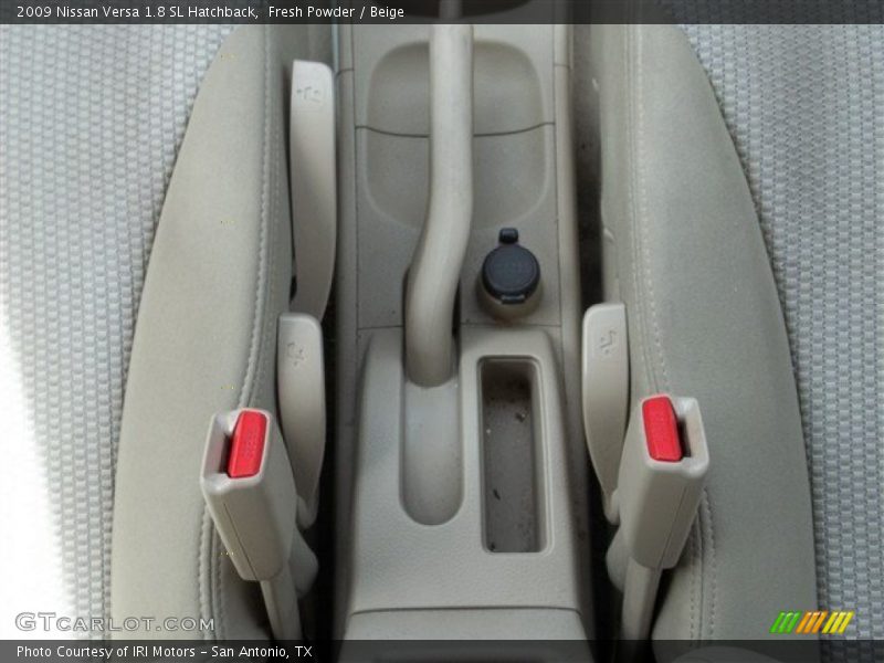 Fresh Powder / Beige 2009 Nissan Versa 1.8 SL Hatchback
