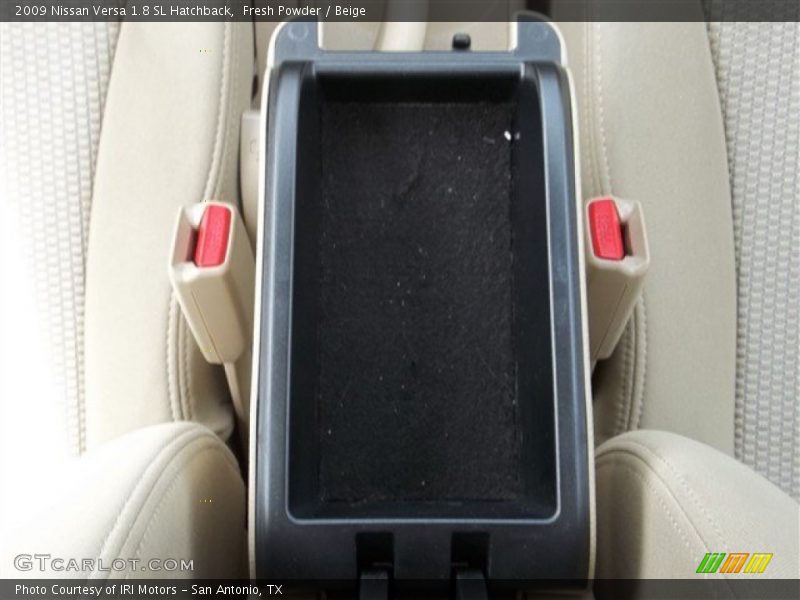 Fresh Powder / Beige 2009 Nissan Versa 1.8 SL Hatchback