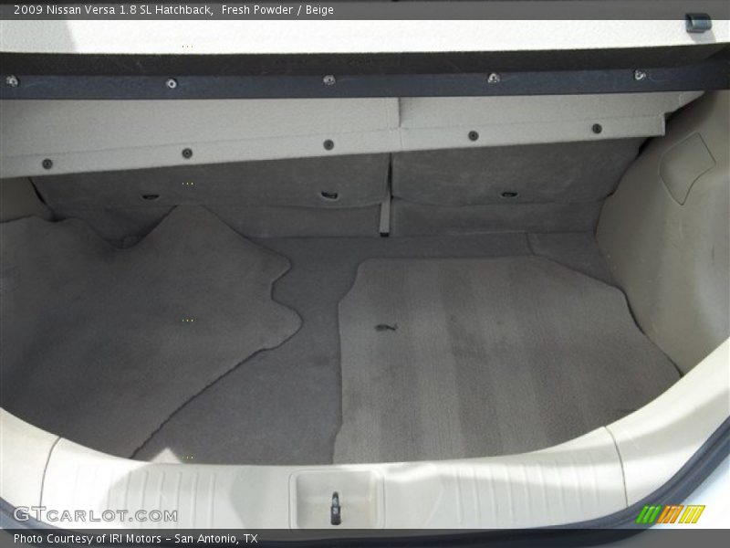 Fresh Powder / Beige 2009 Nissan Versa 1.8 SL Hatchback