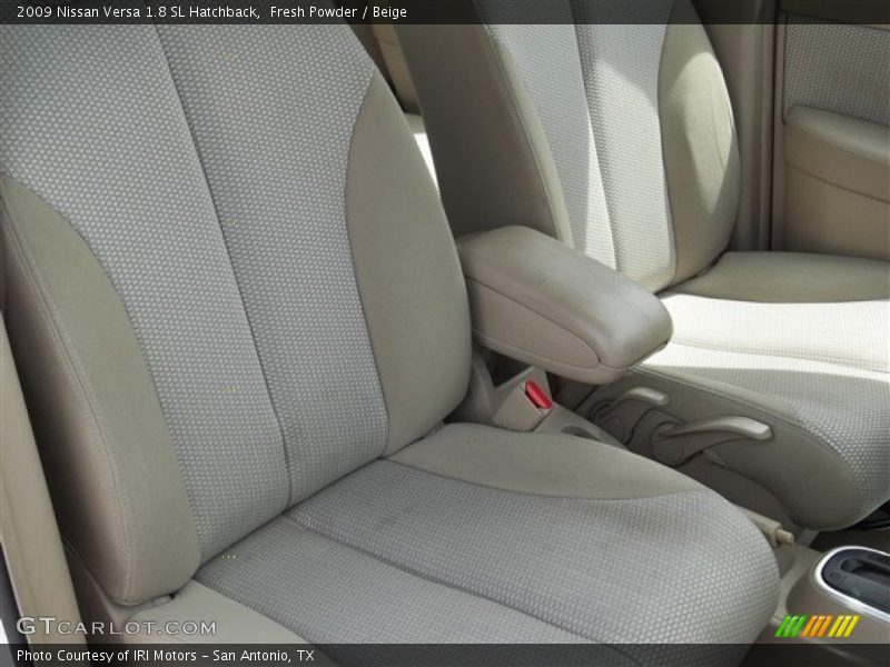 Fresh Powder / Beige 2009 Nissan Versa 1.8 SL Hatchback