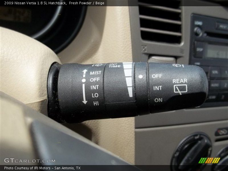 Fresh Powder / Beige 2009 Nissan Versa 1.8 SL Hatchback