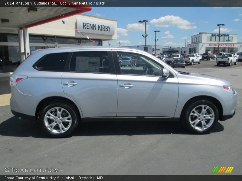 Cool Silver Metallic / Black 2014 Mitsubishi Outlander SE
