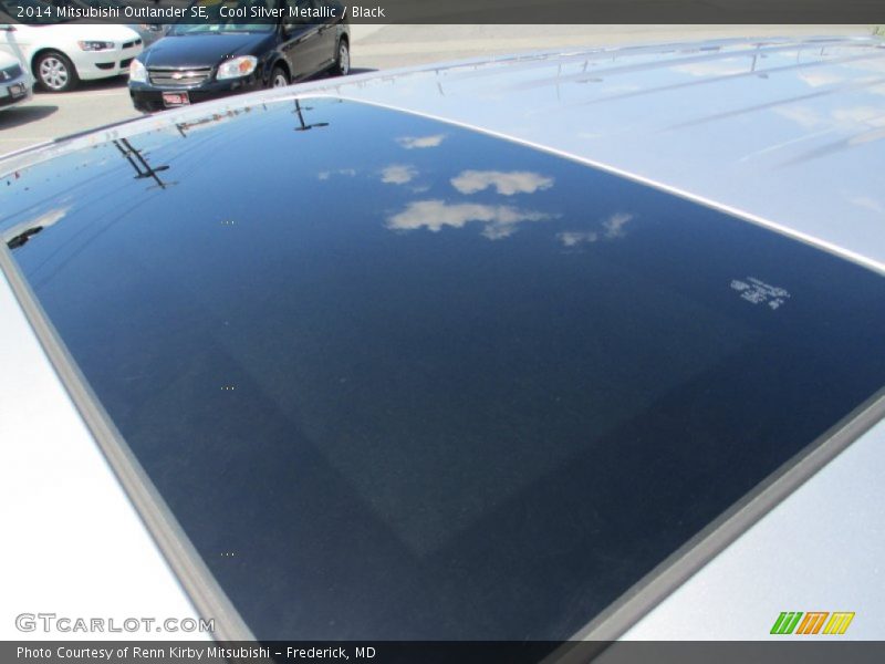 Cool Silver Metallic / Black 2014 Mitsubishi Outlander SE