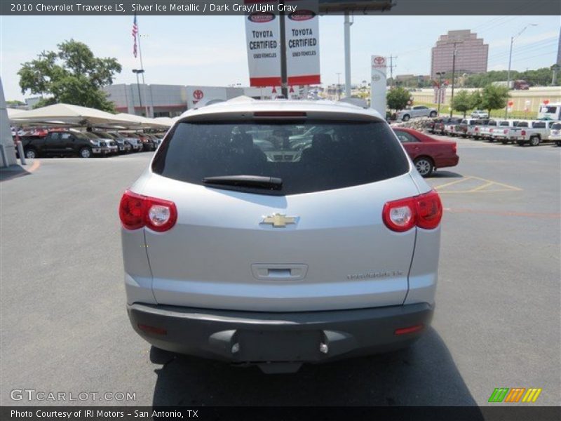 Silver Ice Metallic / Dark Gray/Light Gray 2010 Chevrolet Traverse LS