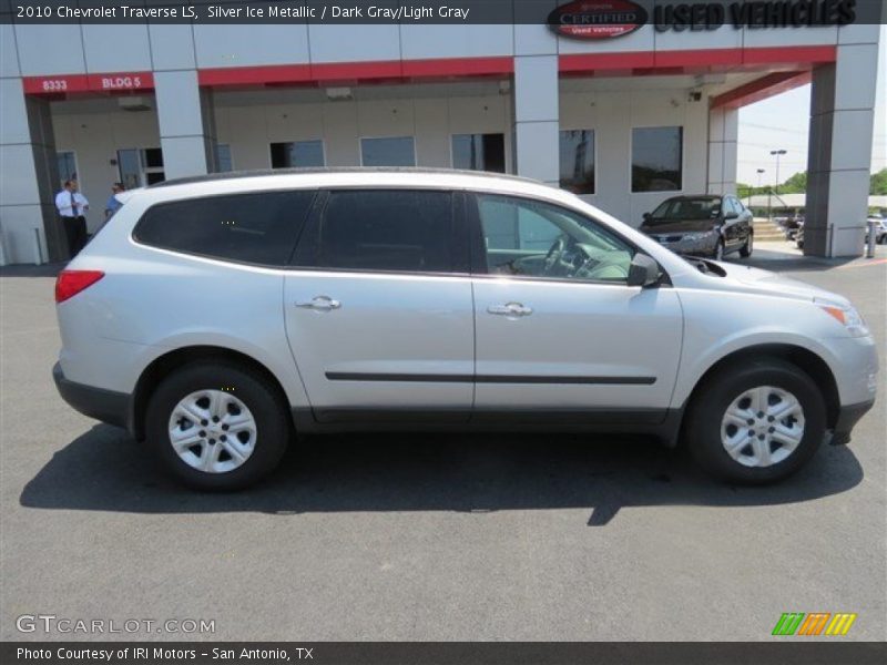Silver Ice Metallic / Dark Gray/Light Gray 2010 Chevrolet Traverse LS