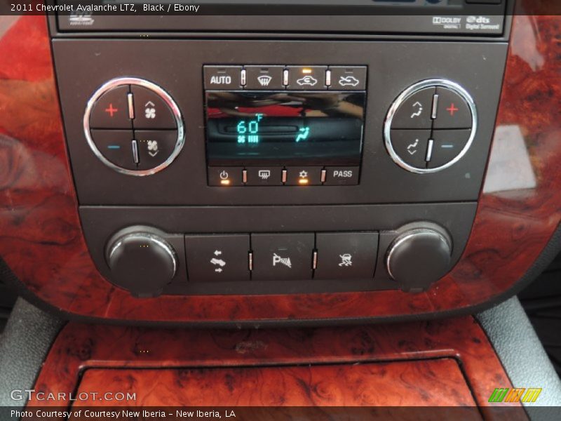 Black / Ebony 2011 Chevrolet Avalanche LTZ
