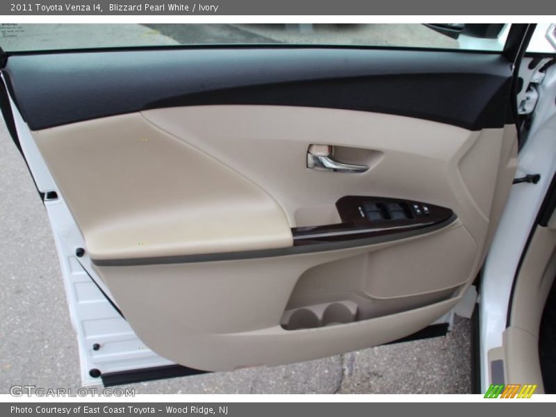 Blizzard Pearl White / Ivory 2011 Toyota Venza I4
