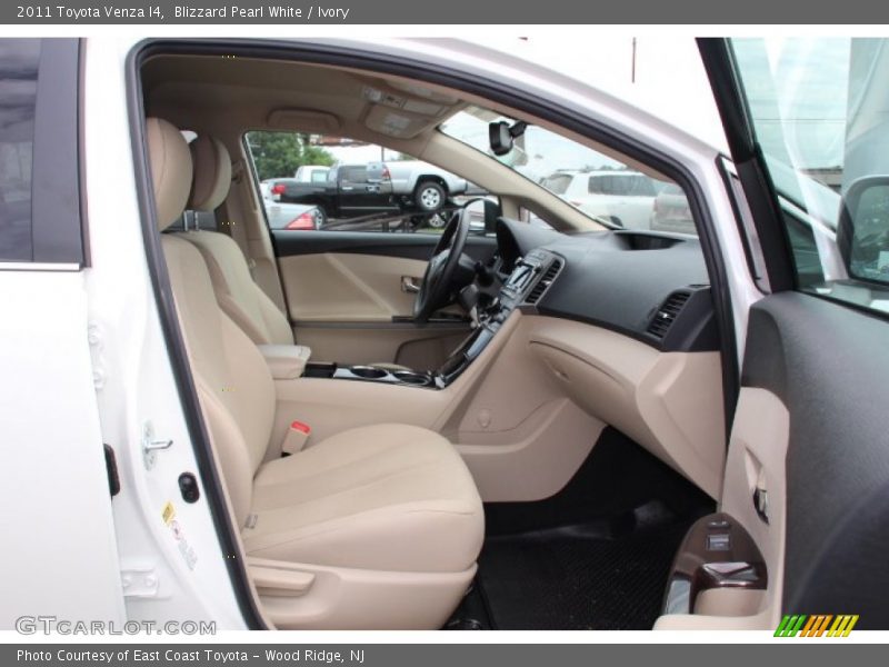 Blizzard Pearl White / Ivory 2011 Toyota Venza I4
