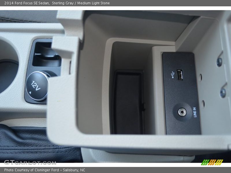 Sterling Gray / Medium Light Stone 2014 Ford Focus SE Sedan