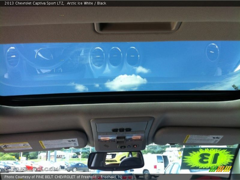 Arctic Ice White / Black 2013 Chevrolet Captiva Sport LTZ