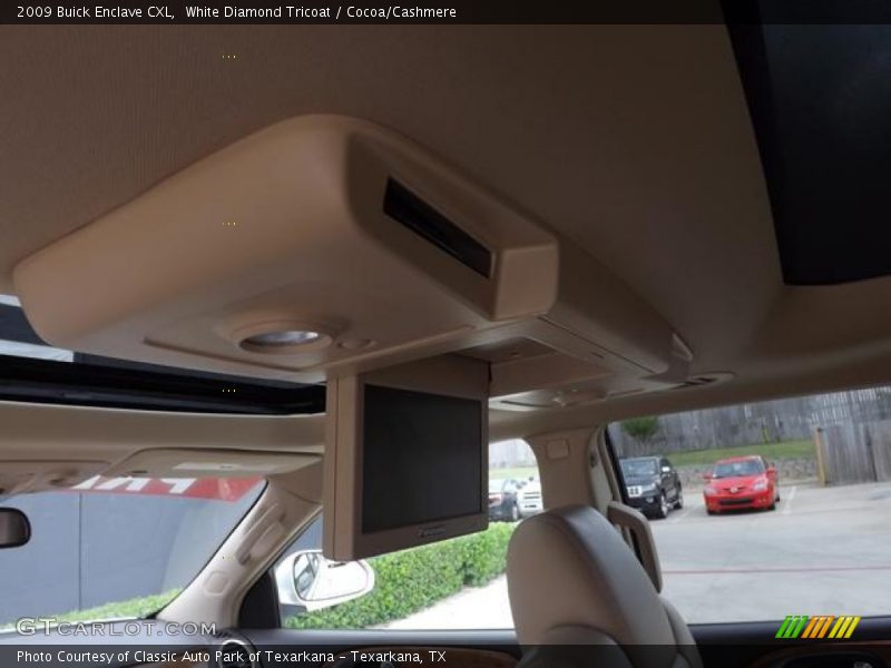 White Diamond Tricoat / Cocoa/Cashmere 2009 Buick Enclave CXL