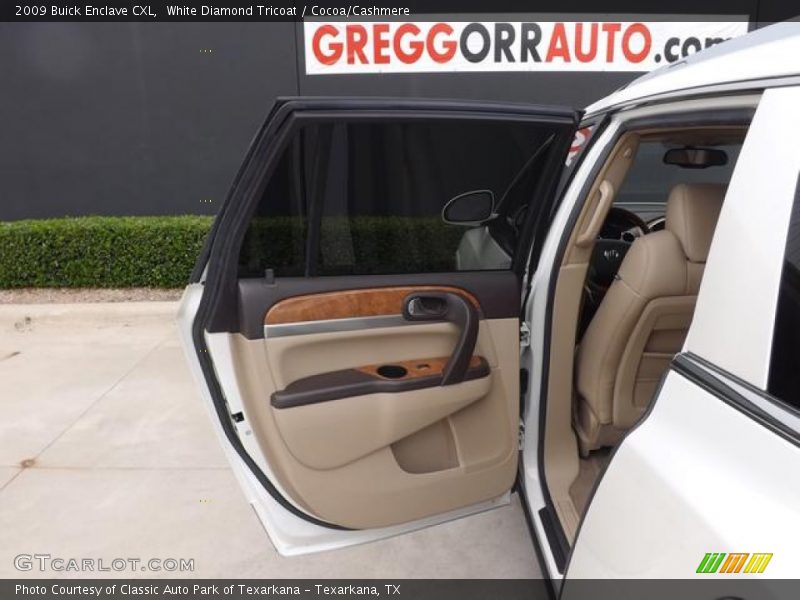 White Diamond Tricoat / Cocoa/Cashmere 2009 Buick Enclave CXL