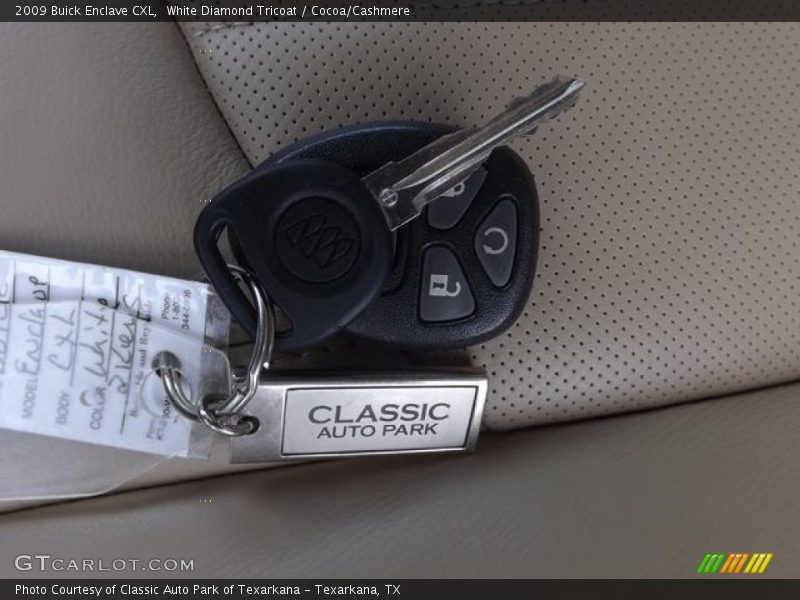 White Diamond Tricoat / Cocoa/Cashmere 2009 Buick Enclave CXL