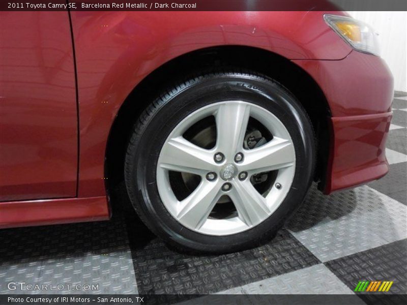 Barcelona Red Metallic / Dark Charcoal 2011 Toyota Camry SE