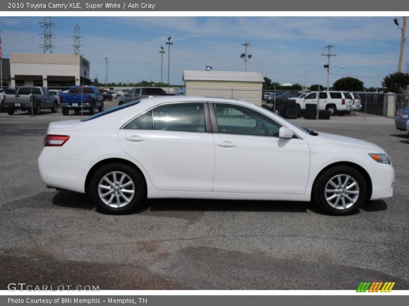 Super White / Ash Gray 2010 Toyota Camry XLE