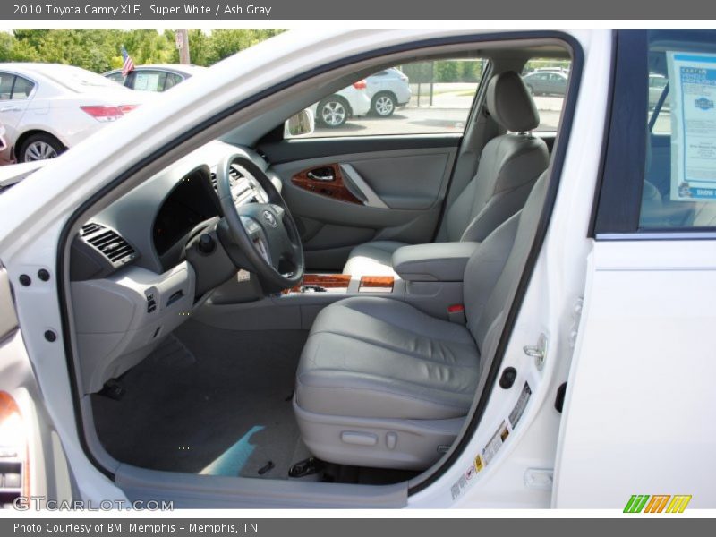 Super White / Ash Gray 2010 Toyota Camry XLE
