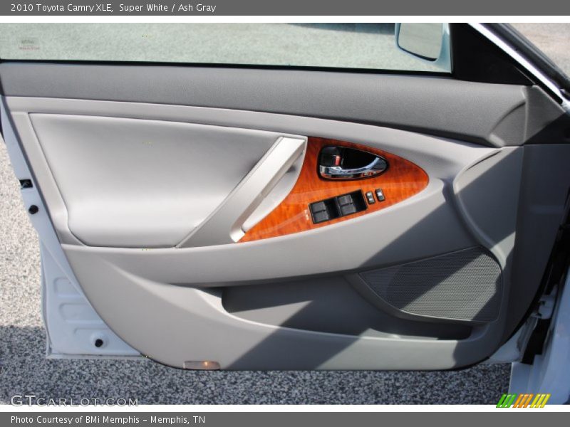 Super White / Ash Gray 2010 Toyota Camry XLE