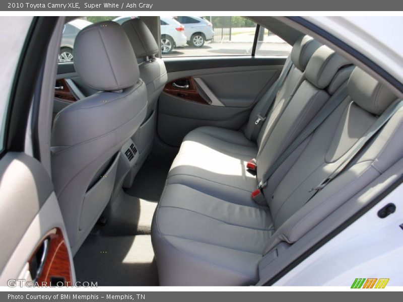 Super White / Ash Gray 2010 Toyota Camry XLE