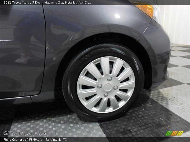 Magnetic Gray Metallic / Ash Gray 2012 Toyota Yaris L 5 Door