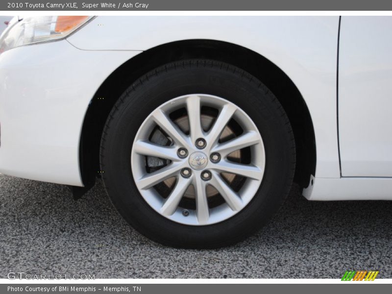 Super White / Ash Gray 2010 Toyota Camry XLE