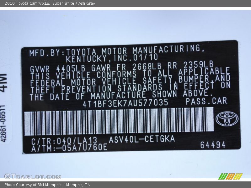Super White / Ash Gray 2010 Toyota Camry XLE