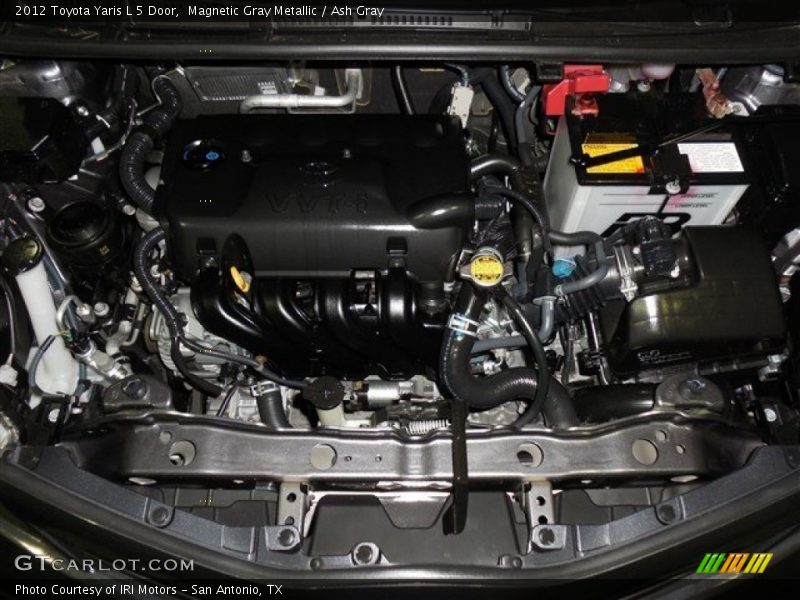 Magnetic Gray Metallic / Ash Gray 2012 Toyota Yaris L 5 Door