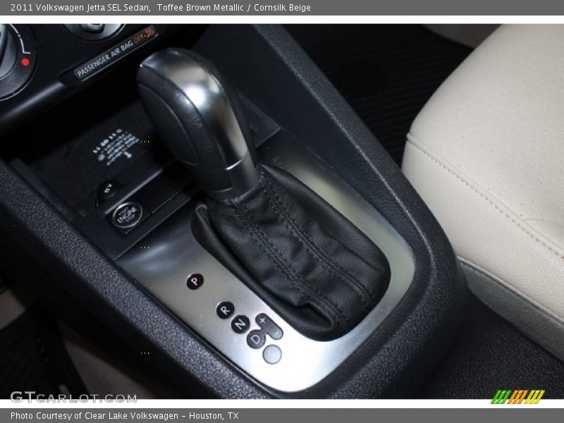 Toffee Brown Metallic / Cornsilk Beige 2011 Volkswagen Jetta SEL Sedan