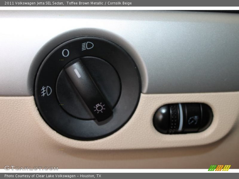 Toffee Brown Metallic / Cornsilk Beige 2011 Volkswagen Jetta SEL Sedan