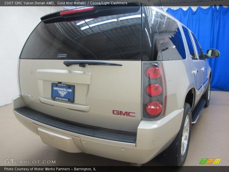 Gold Mist Metallic / Cocoa/Light Cashmere 2007 GMC Yukon Denali AWD