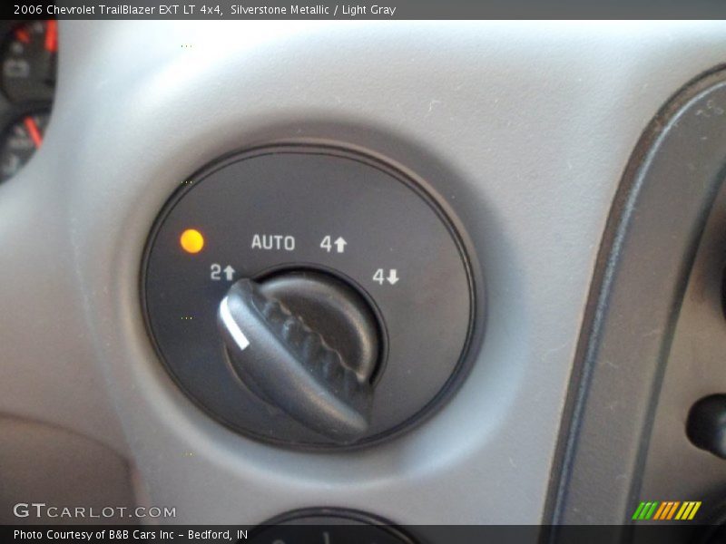 Silverstone Metallic / Light Gray 2006 Chevrolet TrailBlazer EXT LT 4x4